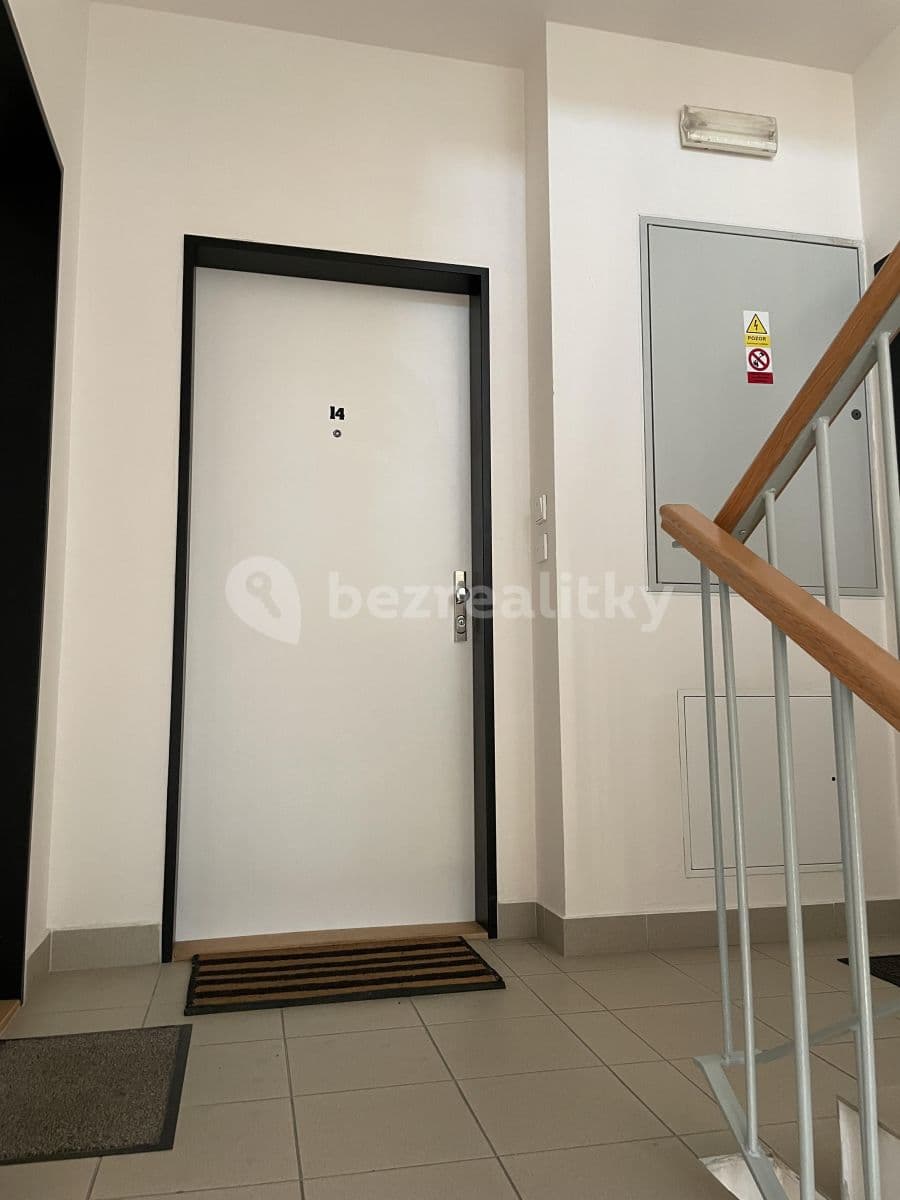 Pronájem bytu 1+kk 40 m², Na Lučinách, Praha, Praha Pronájem bytu 1+kk 40 m², Na Lučinách, Praha, Praha