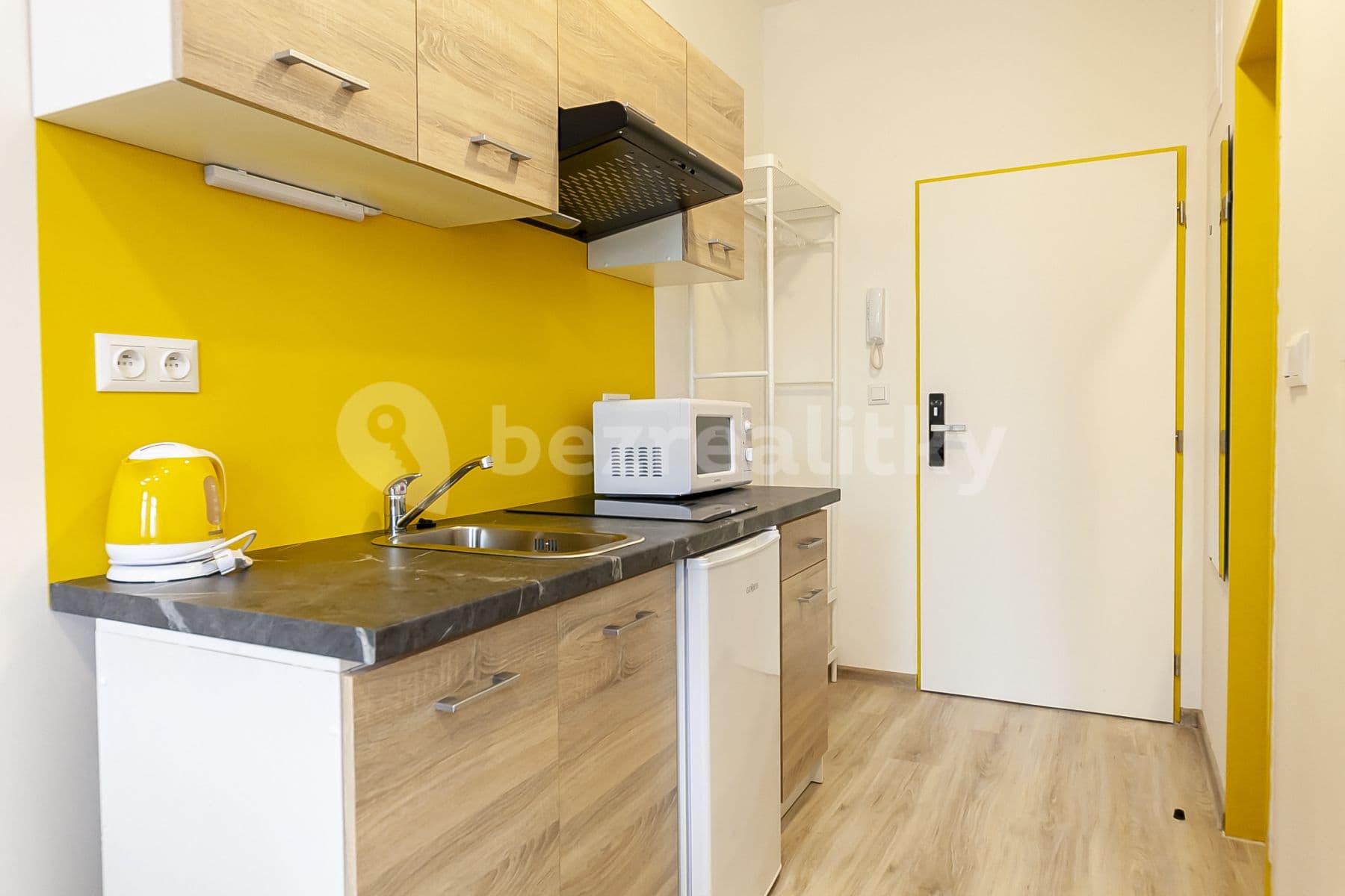 Pronájem bytu 1+kk 21 m², Hybešova, Brno, Jihomoravský kraj Pronájem bytu 1+kk 21 m², Hybešova, Brno, Jihomoravský kraj