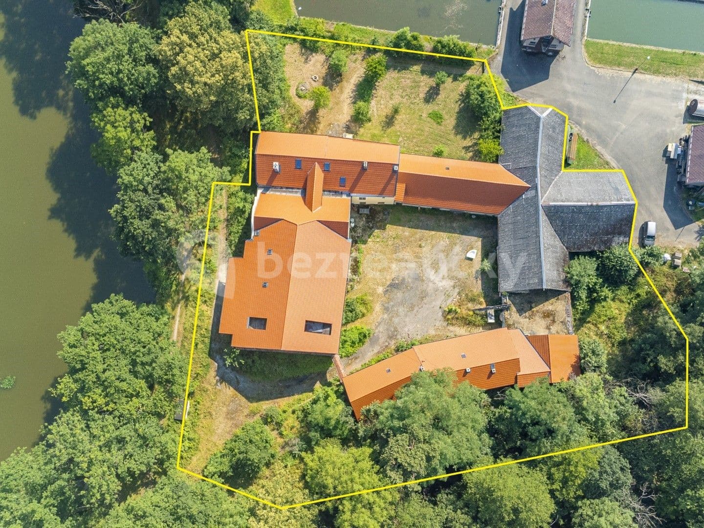 Prodej domu 454 m², pozemek 4.486 m², Bystřice, Středočeský kraj
