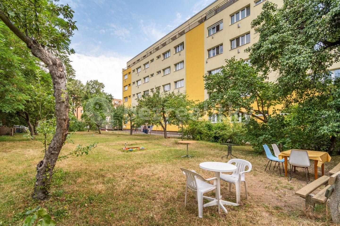 Prodej bytu 3+1 67 m², Obětí 6. května, Praha, Praha