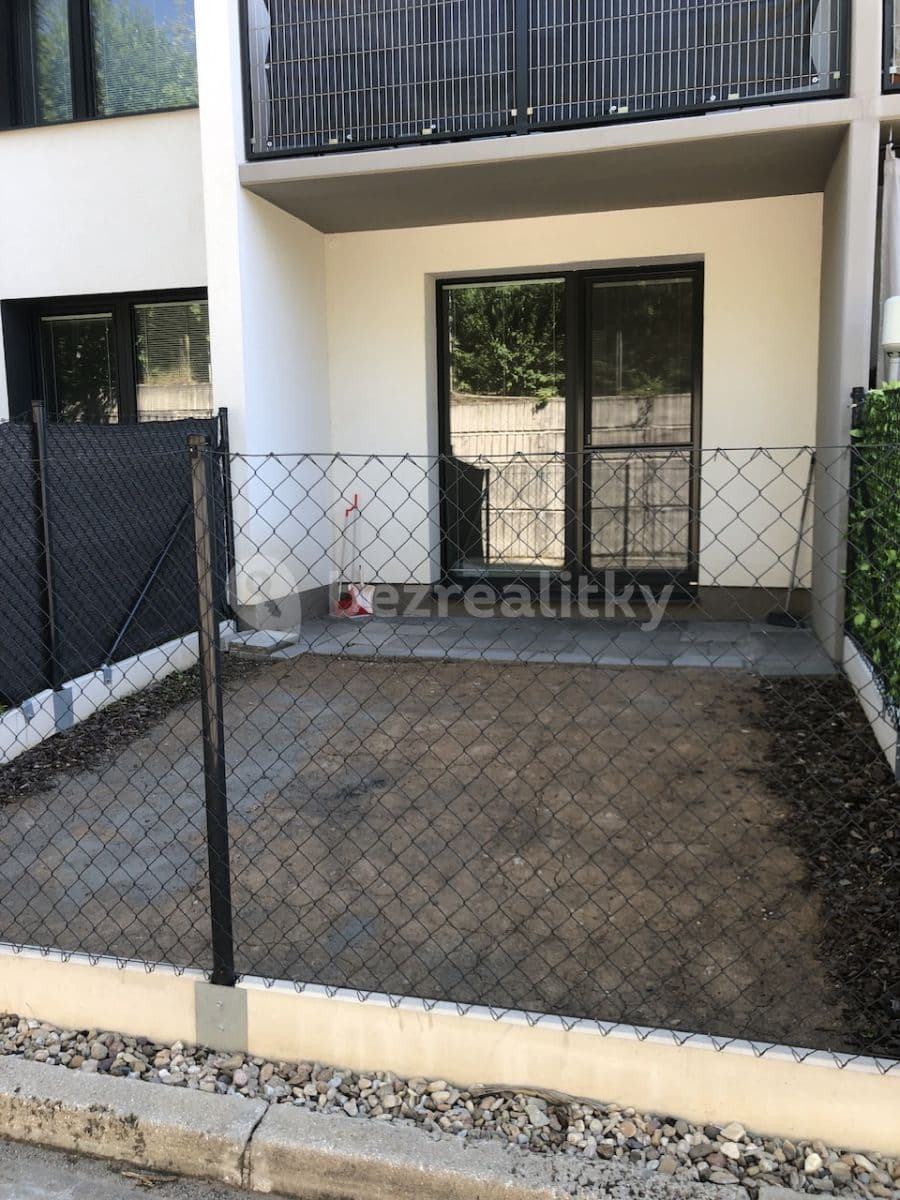 Pronájem bytu 1+kk 24 m², Na Vyhlídce, Rosice, Jihomoravský kraj Pronájem bytu 1+kk 24 m², Na Vyhlídce, Rosice, Jihomoravský kraj