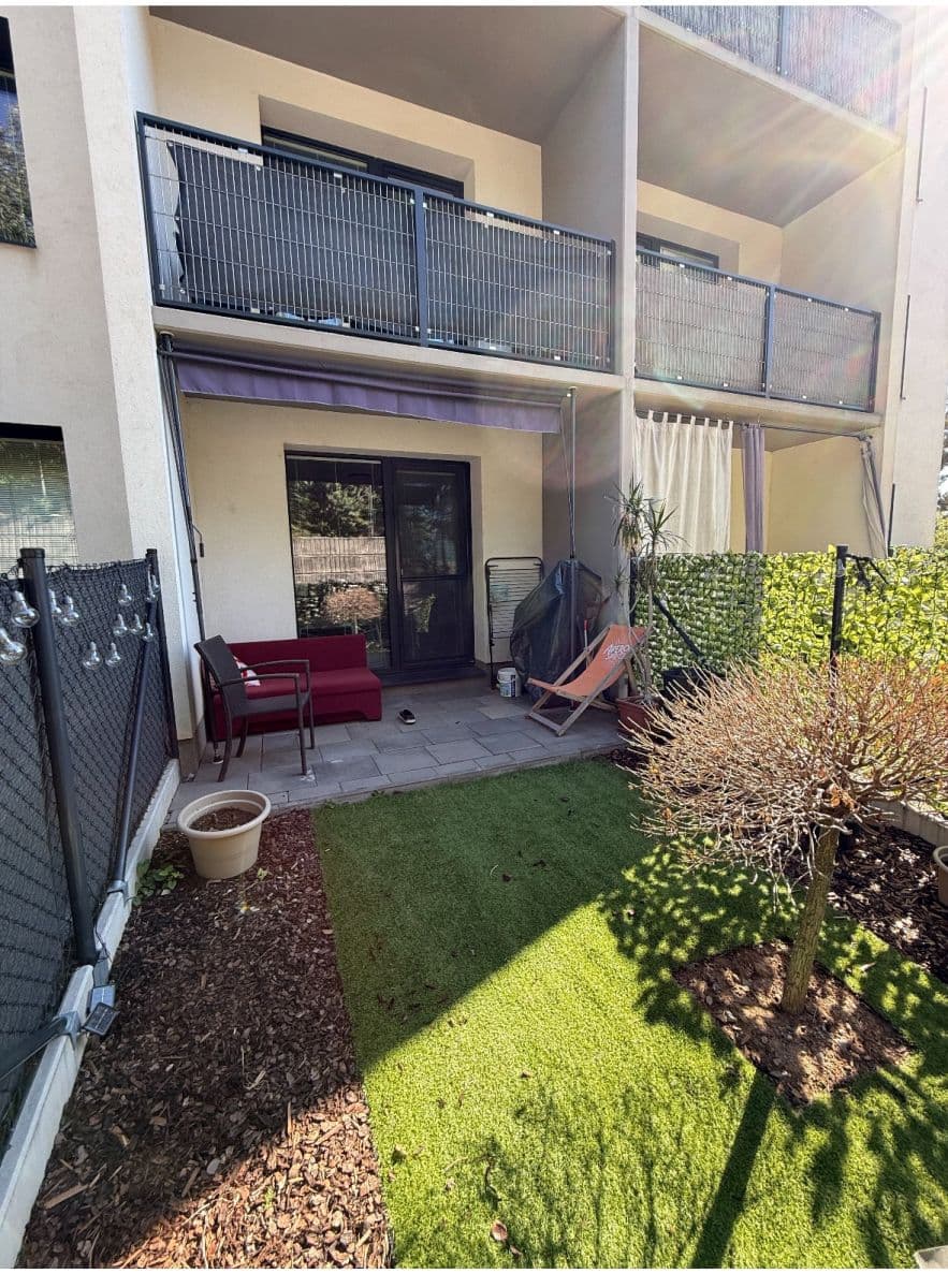 Pronájem bytu 1+kk 24 m², Na Vyhlídce, Rosice, Jihomoravský kraj Pronájem bytu 1+kk 24 m², Na Vyhlídce, Rosice, Jihomoravský kraj