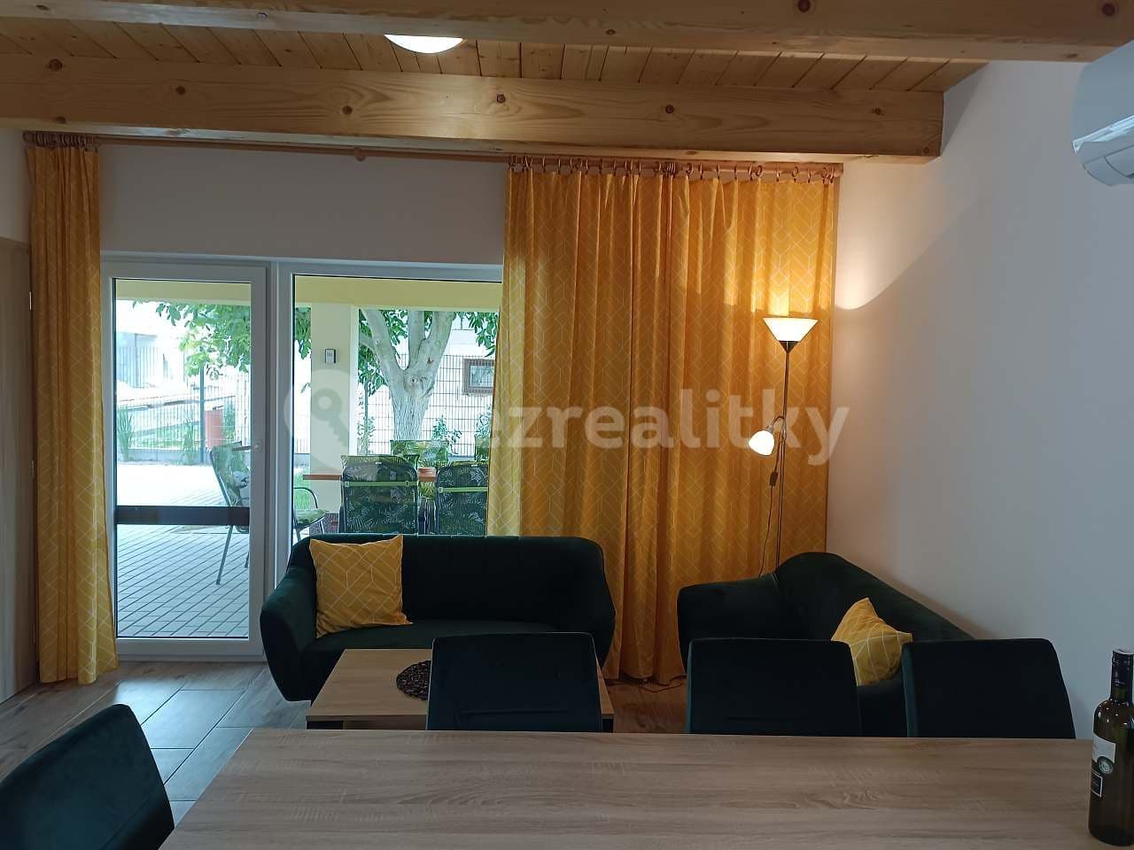 Pronájem chaty, chalupy, Milovice, Jihomoravský kraj Pronájem chaty, chalupy, Milovice, Jihomoravský kraj