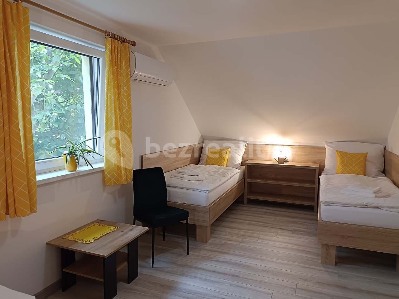 Pronájem chaty, chalupy, Milovice, Jihomoravský kraj Pronájem chaty, chalupy, Milovice, Jihomoravský kraj