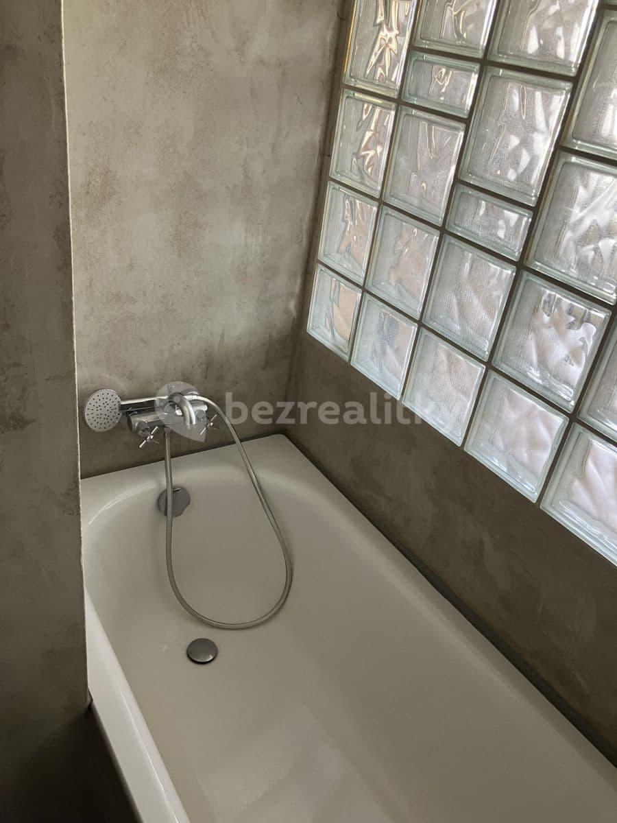 Pronájem bytu 2+1 65 m², Svazarmovská, Rožnov pod Radhoštěm, Zlínský kraj Pronájem bytu 2+1 65 m², Svazarmovská, Rožnov pod Radhoštěm, Zlínský kraj