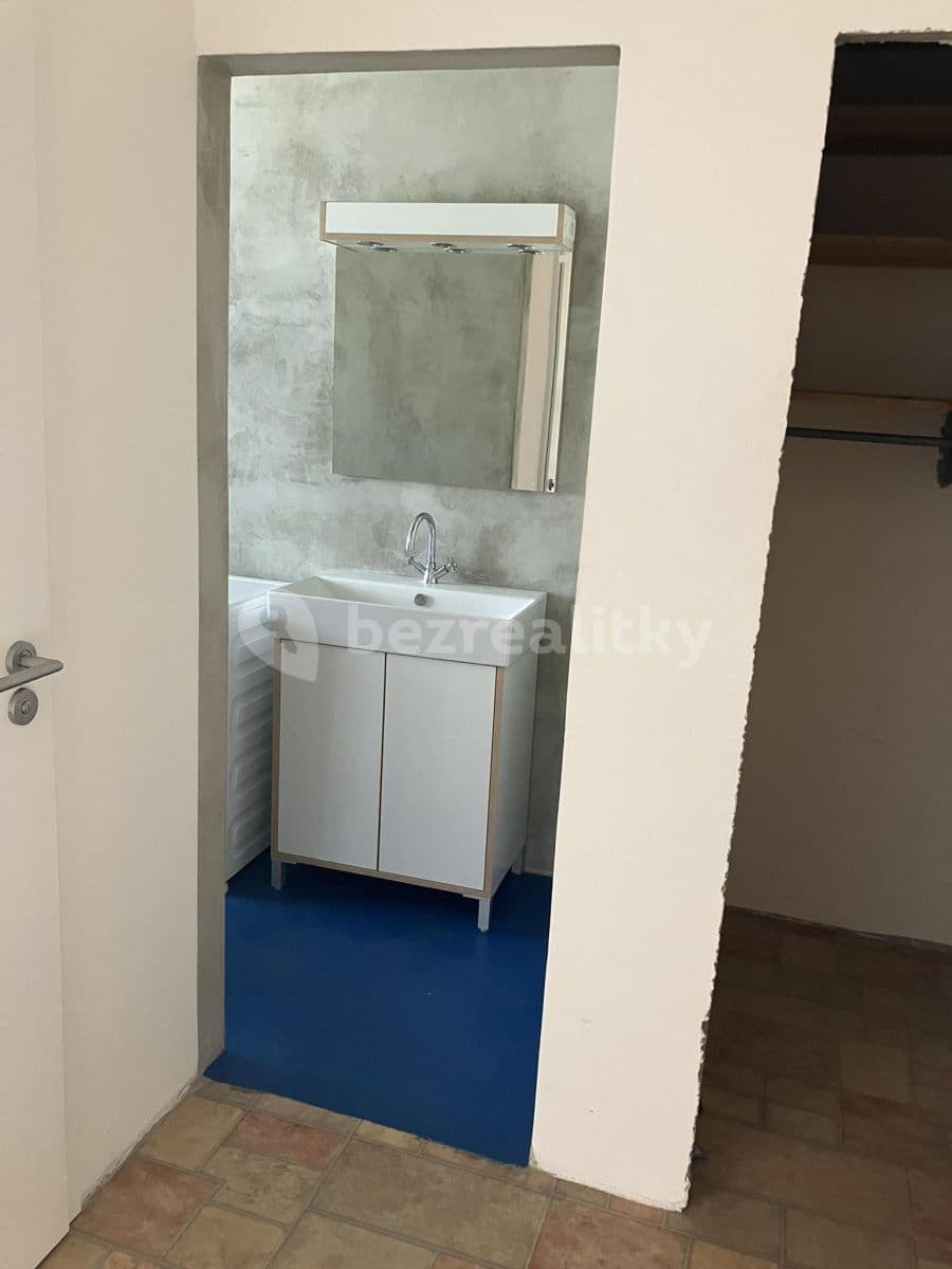 Pronájem bytu 2+1 65 m², Svazarmovská, Rožnov pod Radhoštěm, Zlínský kraj Pronájem bytu 2+1 65 m², Svazarmovská, Rožnov pod Radhoštěm, Zlínský kraj