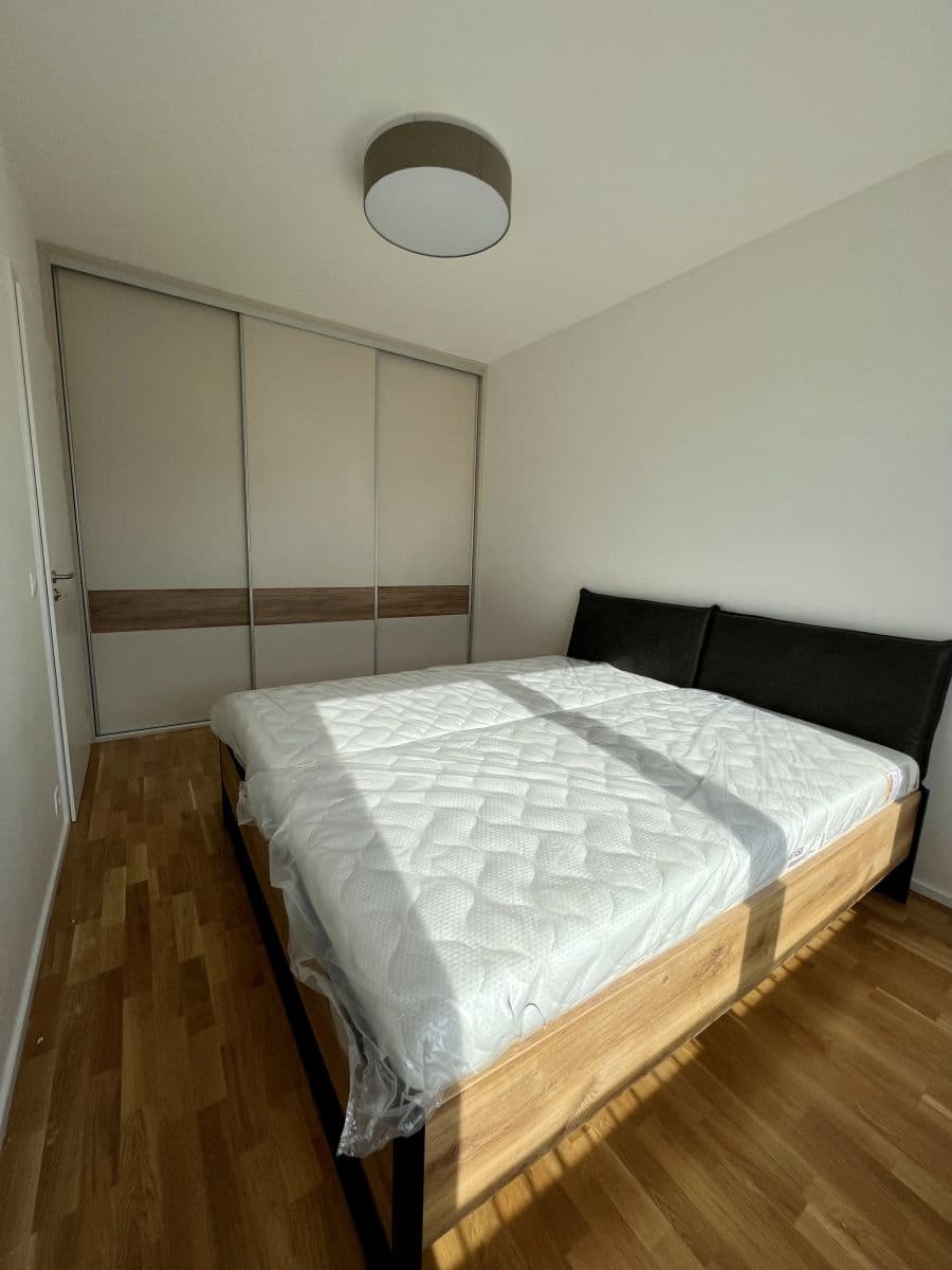 Pronájem bytu 2+kk 59 m², Františka Kadlece, Praha, Praha Pronájem bytu 2+kk 59 m², Františka Kadlece, Praha, Praha