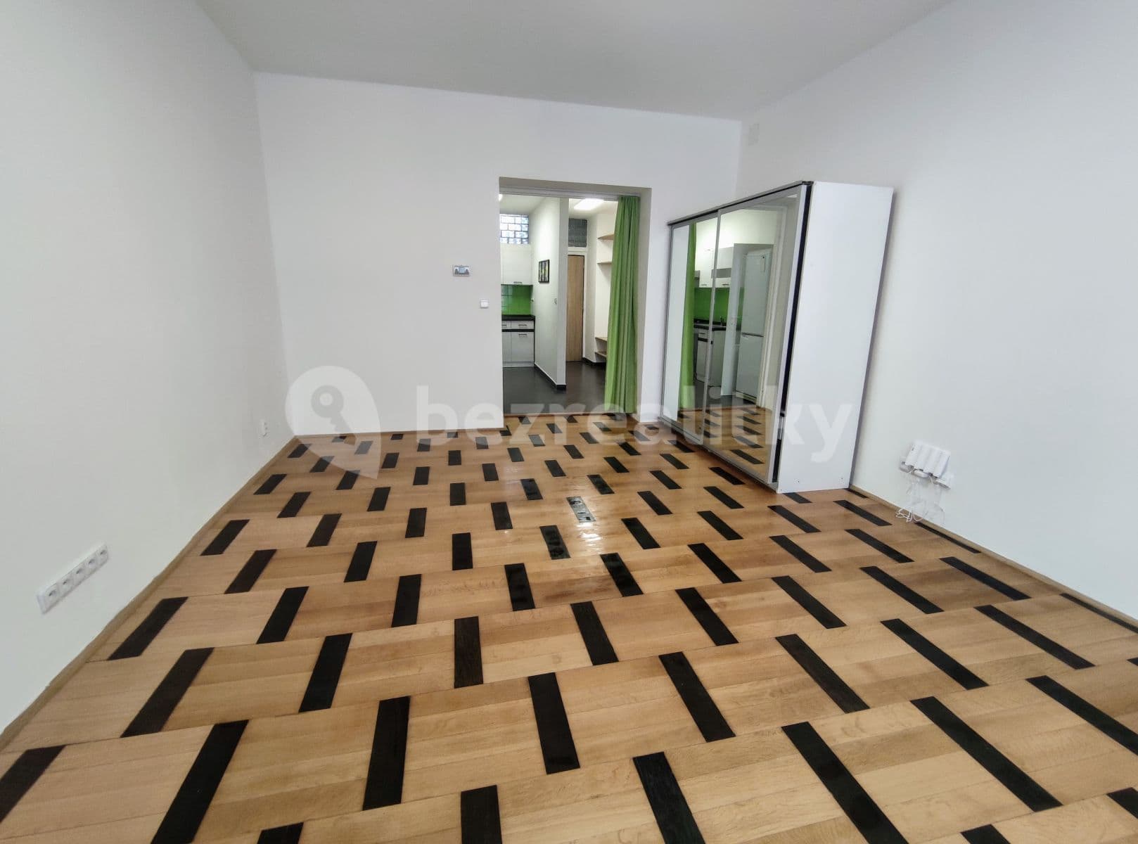 Pronájem bytu 1+1 48 m², Koperníkova, Plzeň, Plzeňský kraj Pronájem bytu 1+1 48 m², Koperníkova, Plzeň, Plzeňský kraj