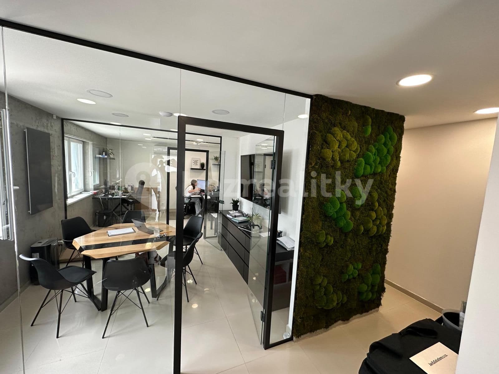 Pronájem kanceláře 56 m², Drahy, Uherské Hradiště, Zlínský kraj Pronájem kanceláře 56 m², Drahy, Uherské Hradiště, Zlínský kraj