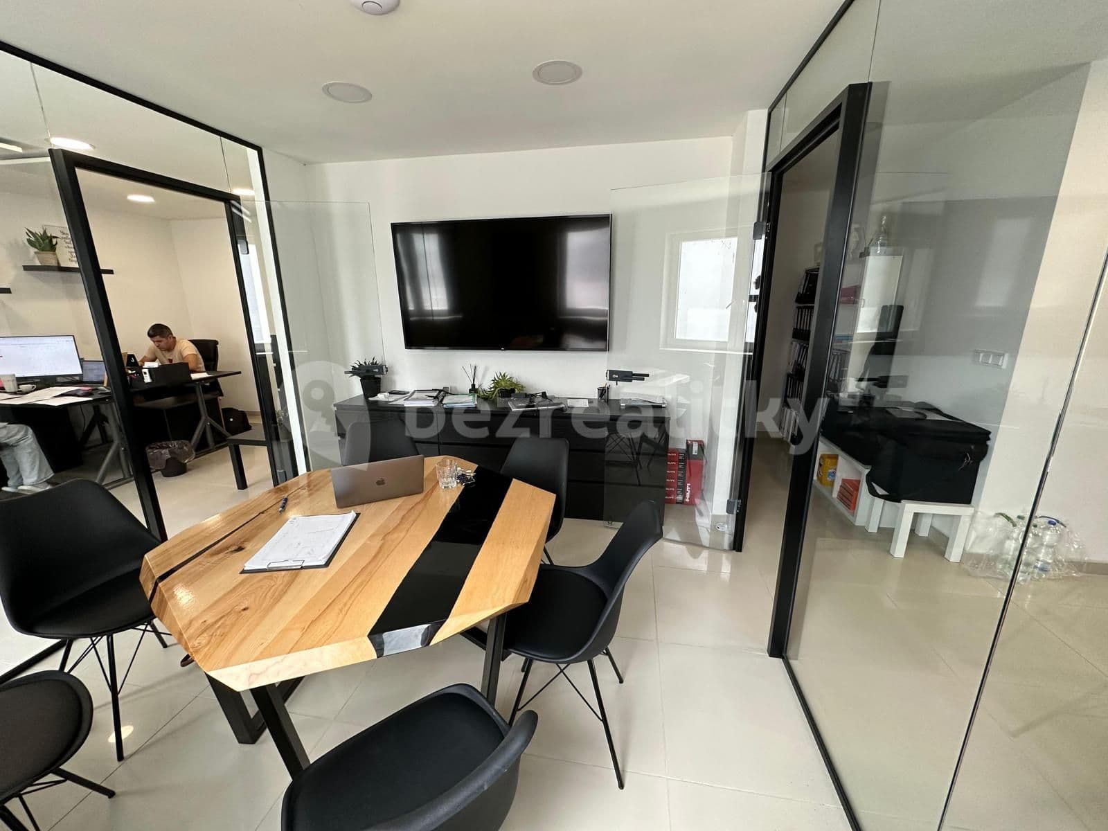 Pronájem kanceláře 56 m², Drahy, Uherské Hradiště, Zlínský kraj Pronájem kanceláře 56 m², Drahy, Uherské Hradiště, Zlínský kraj