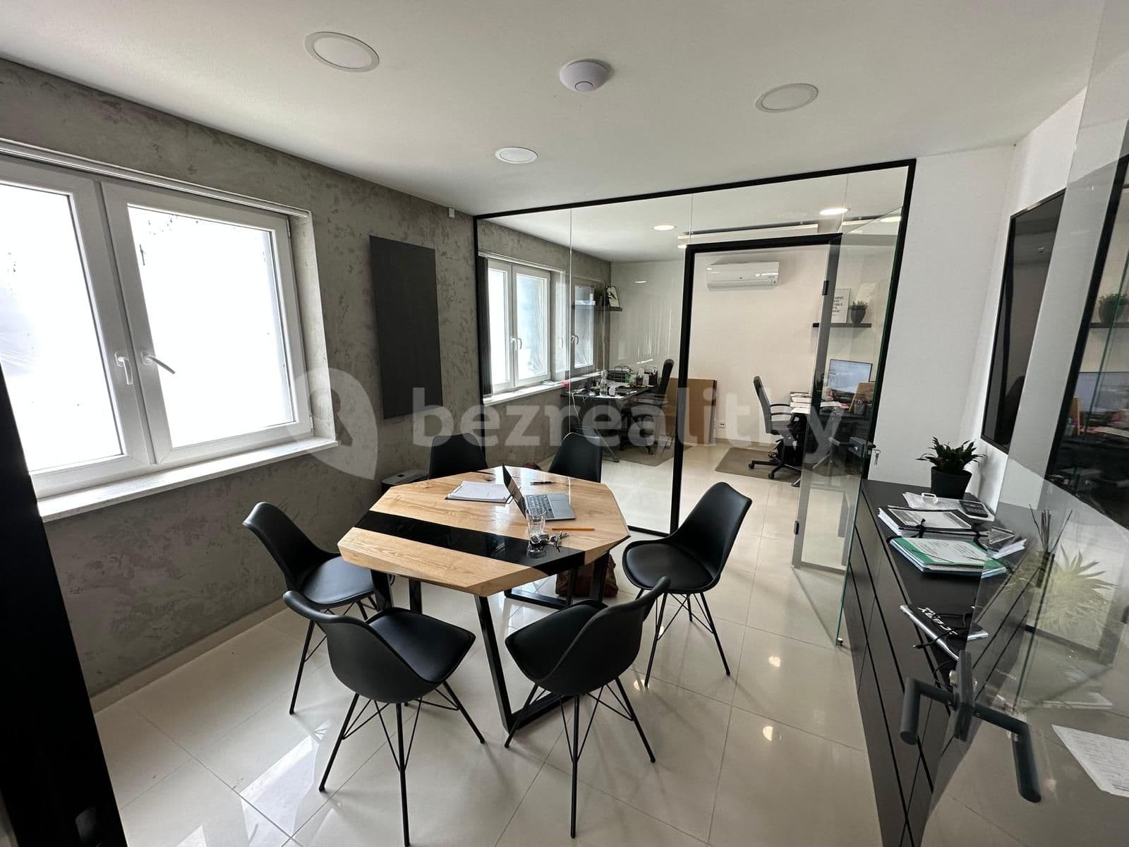 Pronájem kanceláře 56 m², Drahy, Uherské Hradiště, Zlínský kraj Pronájem kanceláře 56 m², Drahy, Uherské Hradiště, Zlínský kraj