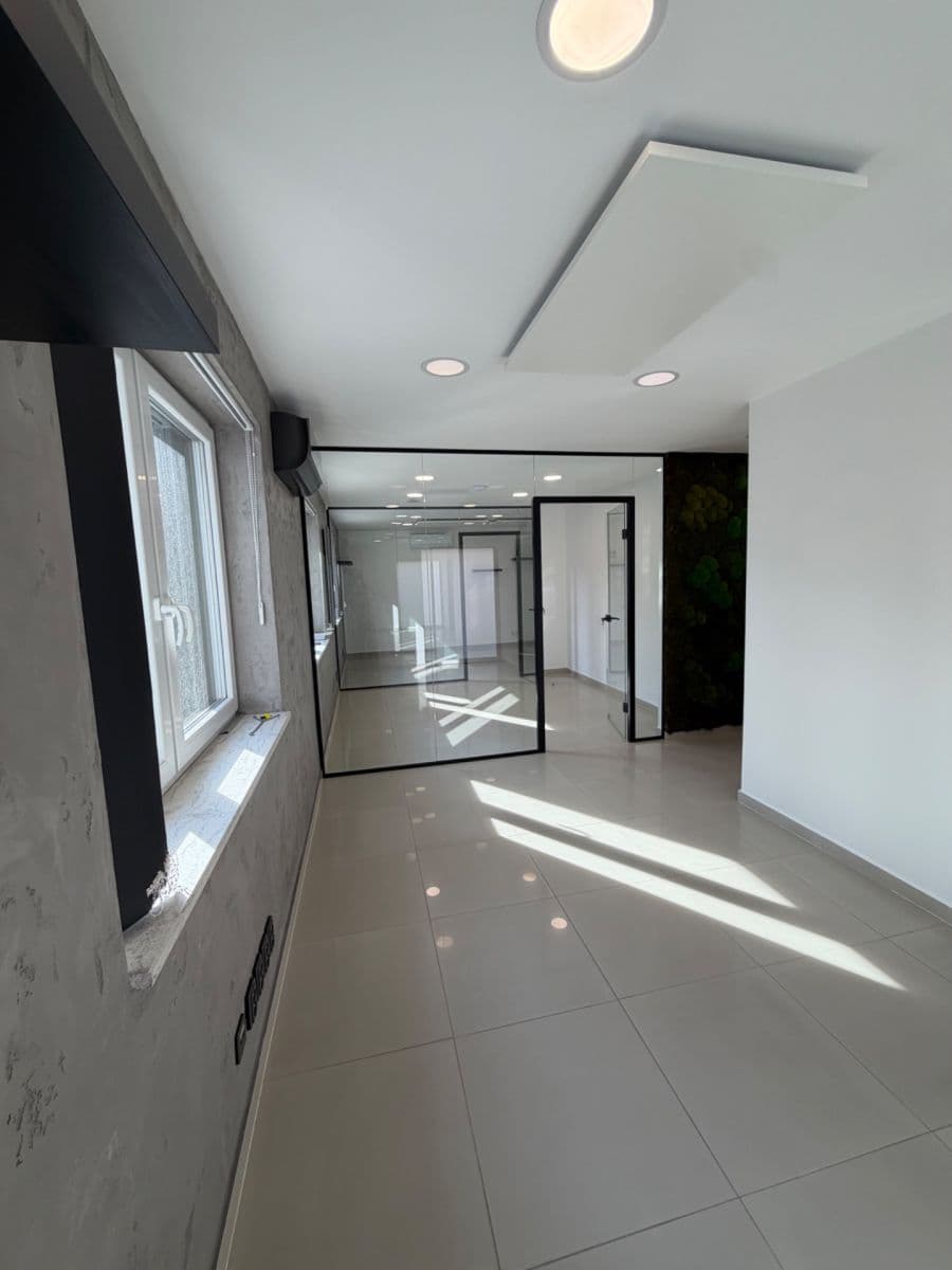 Pronájem kanceláře 56 m², Drahy, Uherské Hradiště, Zlínský kraj Pronájem kanceláře 56 m², Drahy, Uherské Hradiště, Zlínský kraj