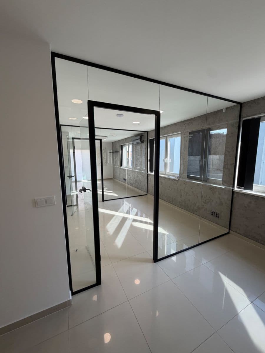 Pronájem kanceláře 56 m², Drahy, Uherské Hradiště, Zlínský kraj Pronájem kanceláře 56 m², Drahy, Uherské Hradiště, Zlínský kraj