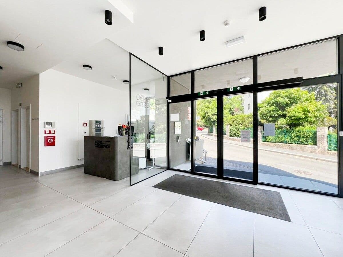 Pronájem bytu 1+kk 27 m², Perucká, Praha, Praha Pronájem bytu 1+kk 27 m², Perucká, Praha, Praha