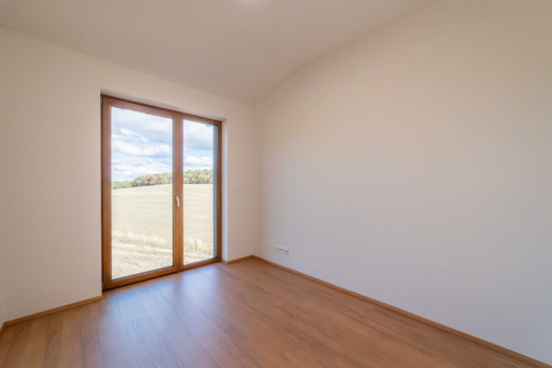 Prodej domu 106 m², pozemek 147 m², Mořina, Středočeský kraj Prodej domu 106 m², pozemek 147 m², Mořina, Středočeský kraj