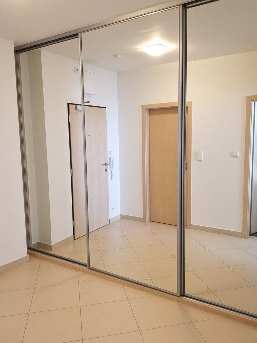 Pronájem bytu 2+kk 60 m², náměstí Junkových, Praha, Praha Pronájem bytu 2+kk 60 m², náměstí Junkových, Praha, Praha