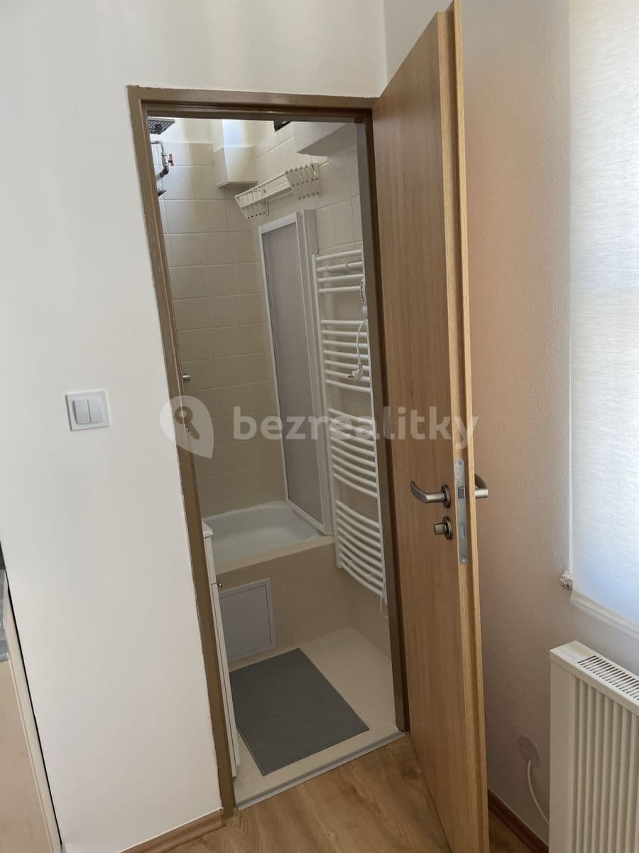 Pronájem bytu 1+1 38 m², Duškova, Praha, Praha Pronájem bytu 1+1 38 m², Duškova, Praha, Praha