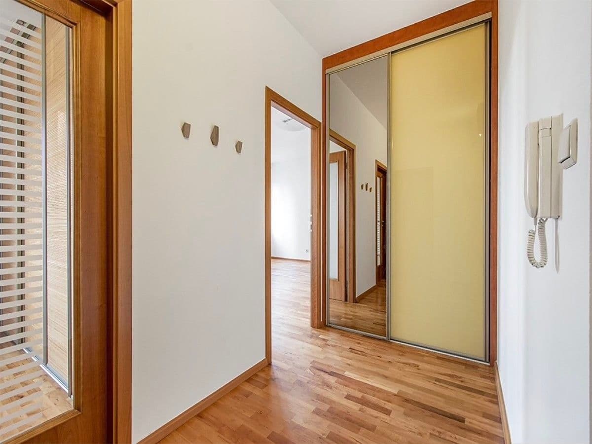 Prodej bytu 2+kk 50 m², Tavolníková, Praha, Praha Prodej bytu 2+kk 50 m², Tavolníková, Praha, Praha