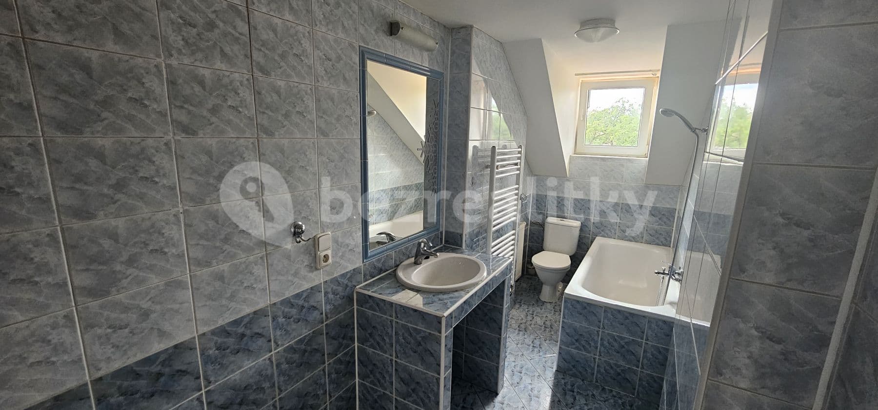 Pronájem bytu 3+kk 72 m², gen. Klapálka, Kladno, Středočeský kraj Pronájem bytu 3+kk 72 m², gen. Klapálka, Kladno, Středočeský kraj