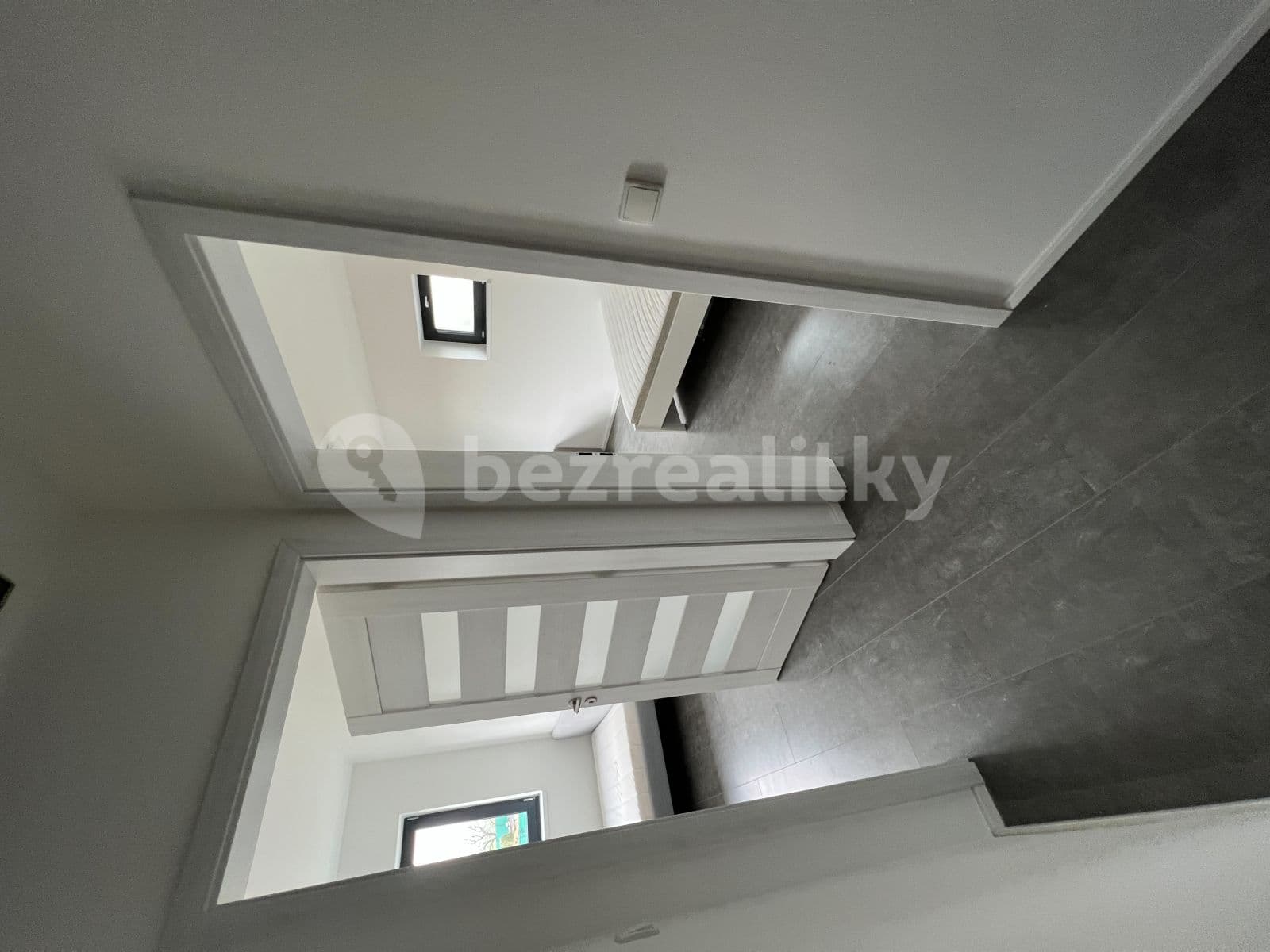 Pronájem domu 135 m², pozemek 250 m², Západní, Klíčany, Středočeský kraj Pronájem domu 135 m², pozemek 250 m², Západní, Klíčany, Středočeský kraj