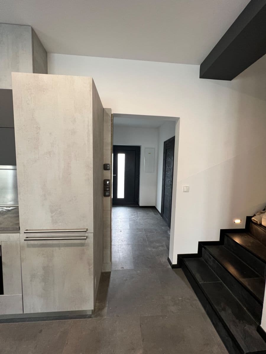 Pronájem domu 135 m², pozemek 250 m², Západní, Klíčany, Středočeský kraj Pronájem domu 135 m², pozemek 250 m², Západní, Klíčany, Středočeský kraj