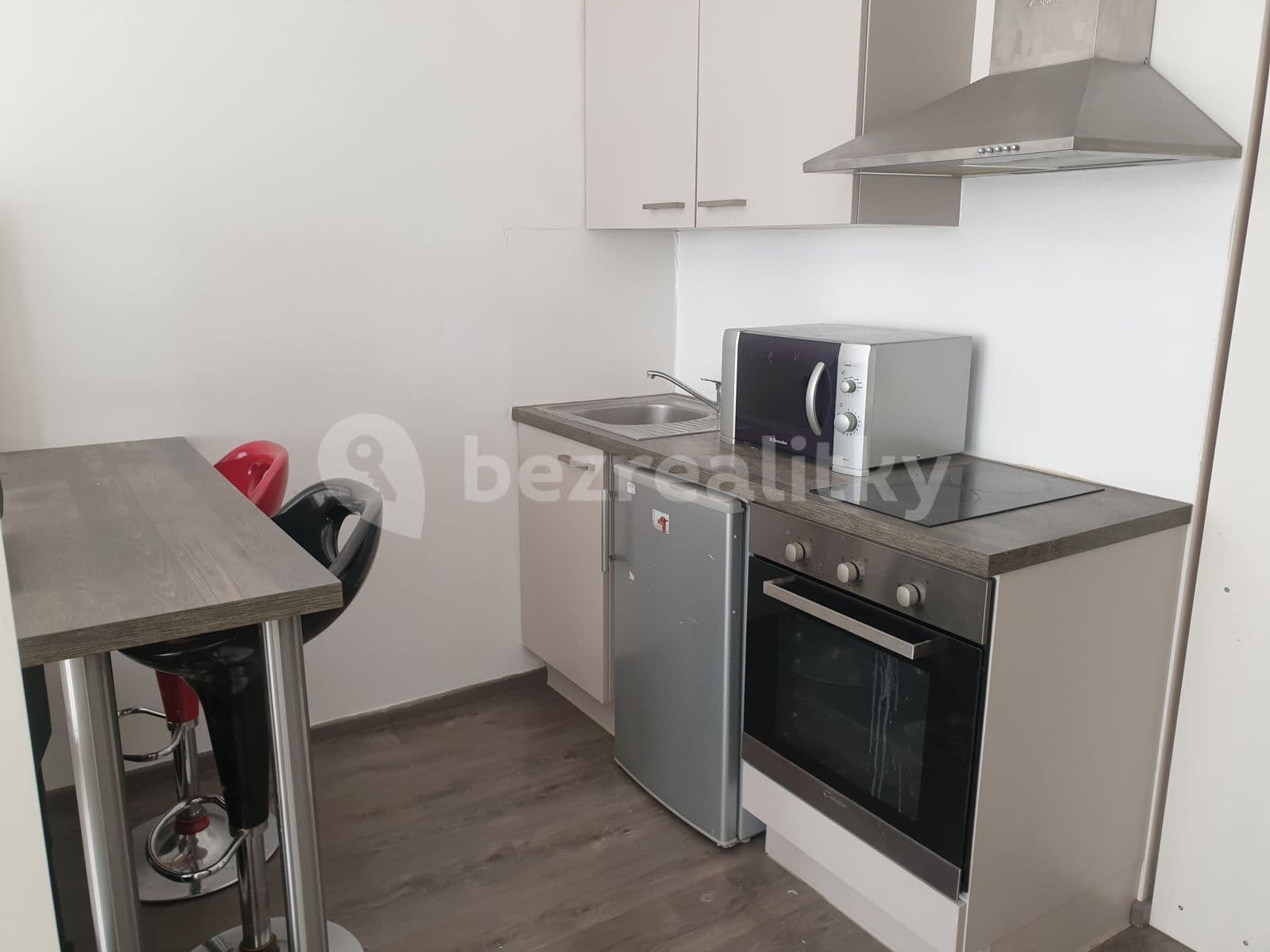 Pronájem bytu 1+kk 27 m², Zakšínská, Praha, Praha Pronájem bytu 1+kk 27 m², Zakšínská, Praha, Praha