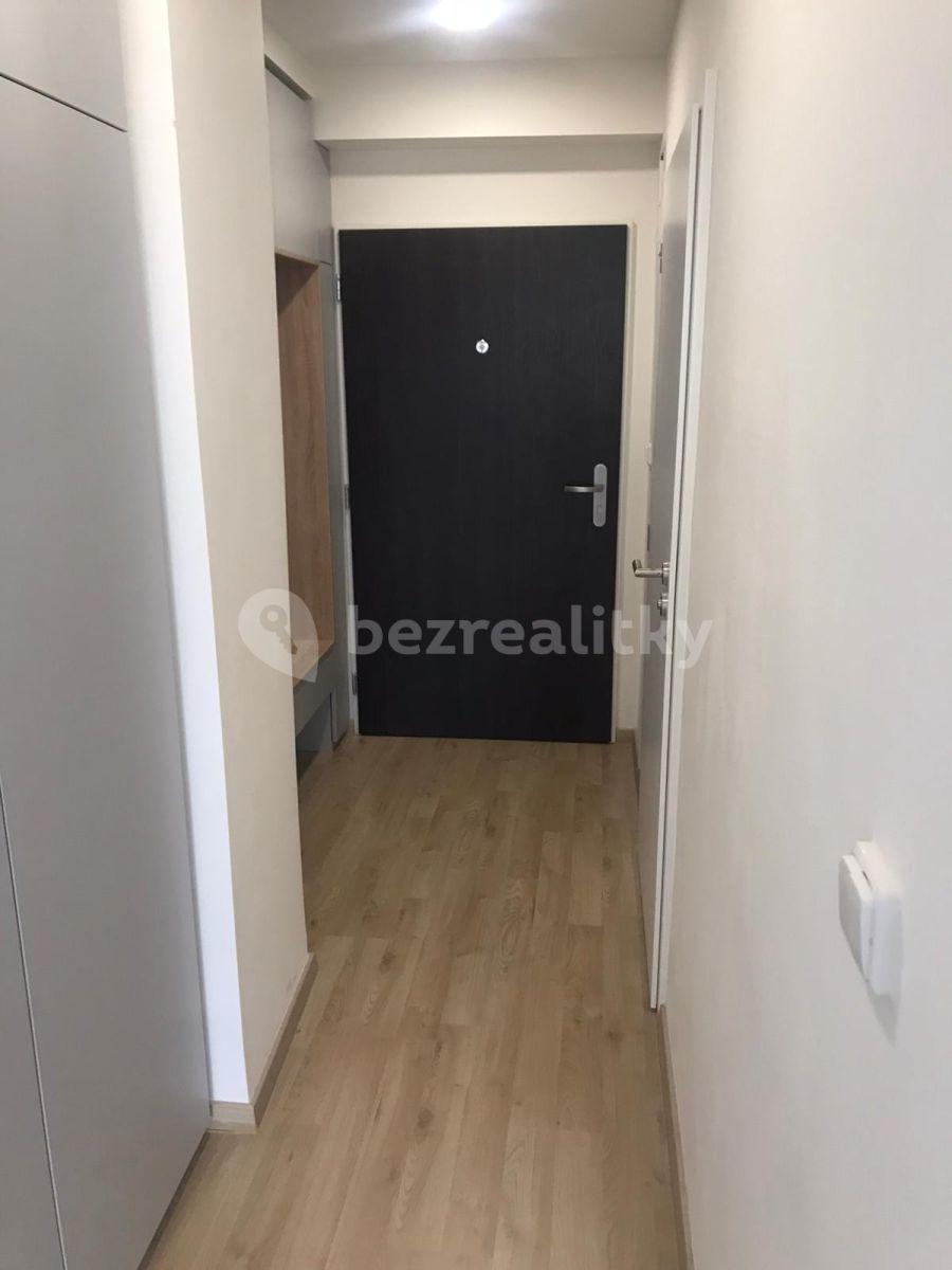 Pronájem bytu 1+kk 27 m², Peroutkova, Praha, Praha