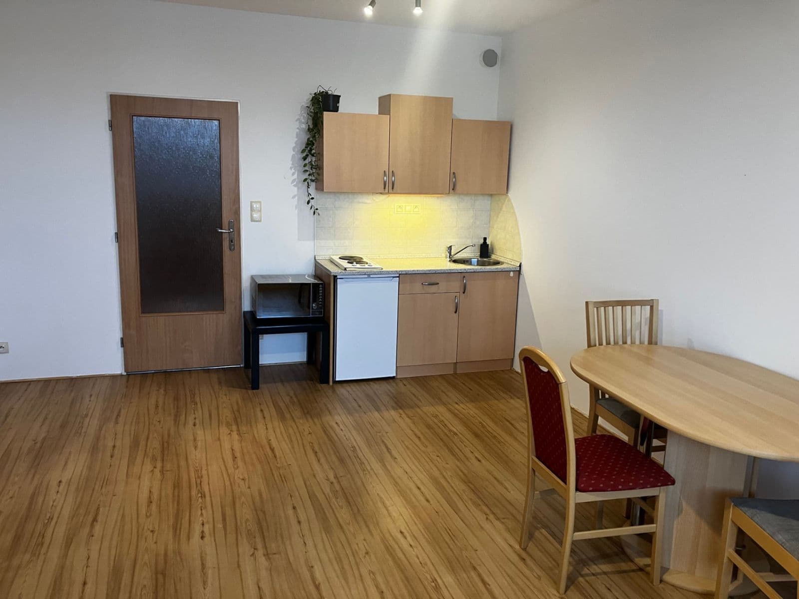 Pronájem bytu 1+kk 31 m², Podkovářská, Praha, Praha Pronájem bytu 1+kk 31 m², Podkovářská, Praha, Praha