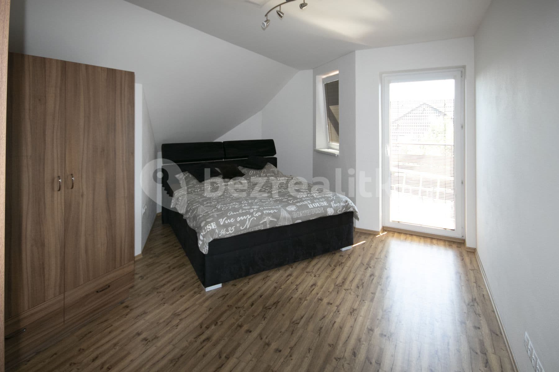 Pronájem domu 140 m², pozemek 1.200 m², Na Pavelce, Zlín, Zlínský kraj Pronájem domu 140 m², pozemek 1.200 m², Na Pavelce, Zlín, Zlínský kraj