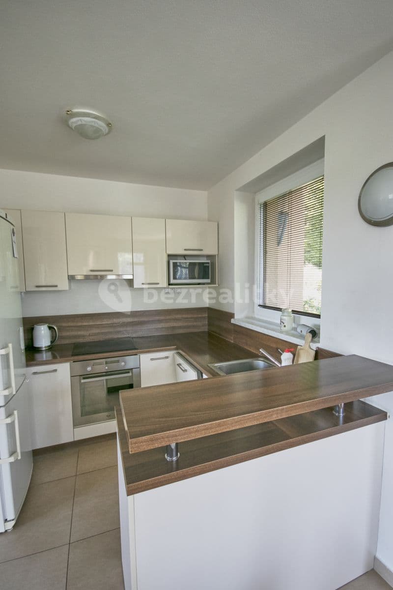 Pronájem domu 140 m², pozemek 1.200 m², Na Pavelce, Zlín, Zlínský kraj Pronájem domu 140 m², pozemek 1.200 m², Na Pavelce, Zlín, Zlínský kraj