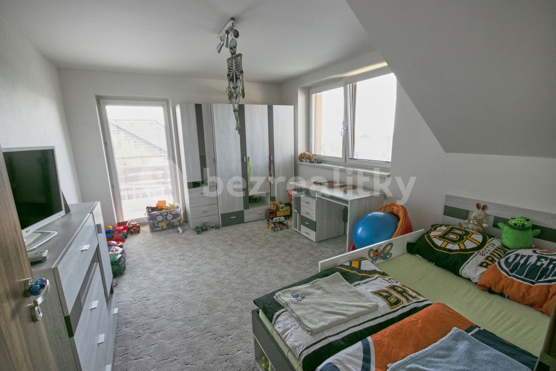 Pronájem domu 140 m², pozemek 1.200 m², Na Pavelce, Zlín, Zlínský kraj Pronájem domu 140 m², pozemek 1.200 m², Na Pavelce, Zlín, Zlínský kraj