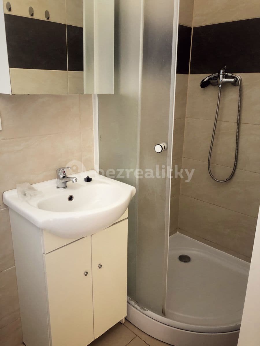Pronájem bytu 1+kk 30 m², Prostřední, Praha, Praha Pronájem bytu 1+kk 30 m², Prostřední, Praha, Praha
