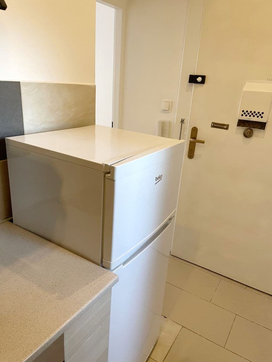 Pronájem bytu 1+kk 30 m², Prostřední, Praha, Praha Pronájem bytu 1+kk 30 m², Prostřední, Praha, Praha