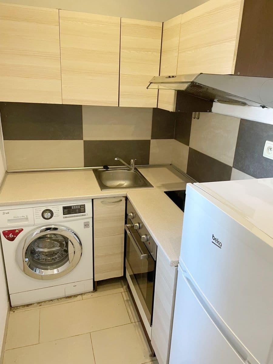 Pronájem bytu 1+kk 30 m², Prostřední, Praha, Praha Pronájem bytu 1+kk 30 m², Prostřední, Praha, Praha