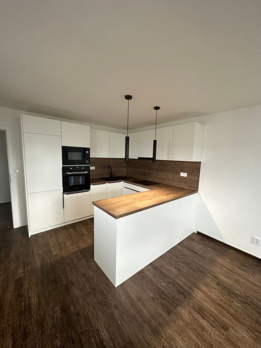Pronájem bytu 1+kk 33 m², Drahy, Uherské Hradiště, Zlínský kraj Pronájem bytu 1+kk 33 m², Drahy, Uherské Hradiště, Zlínský kraj