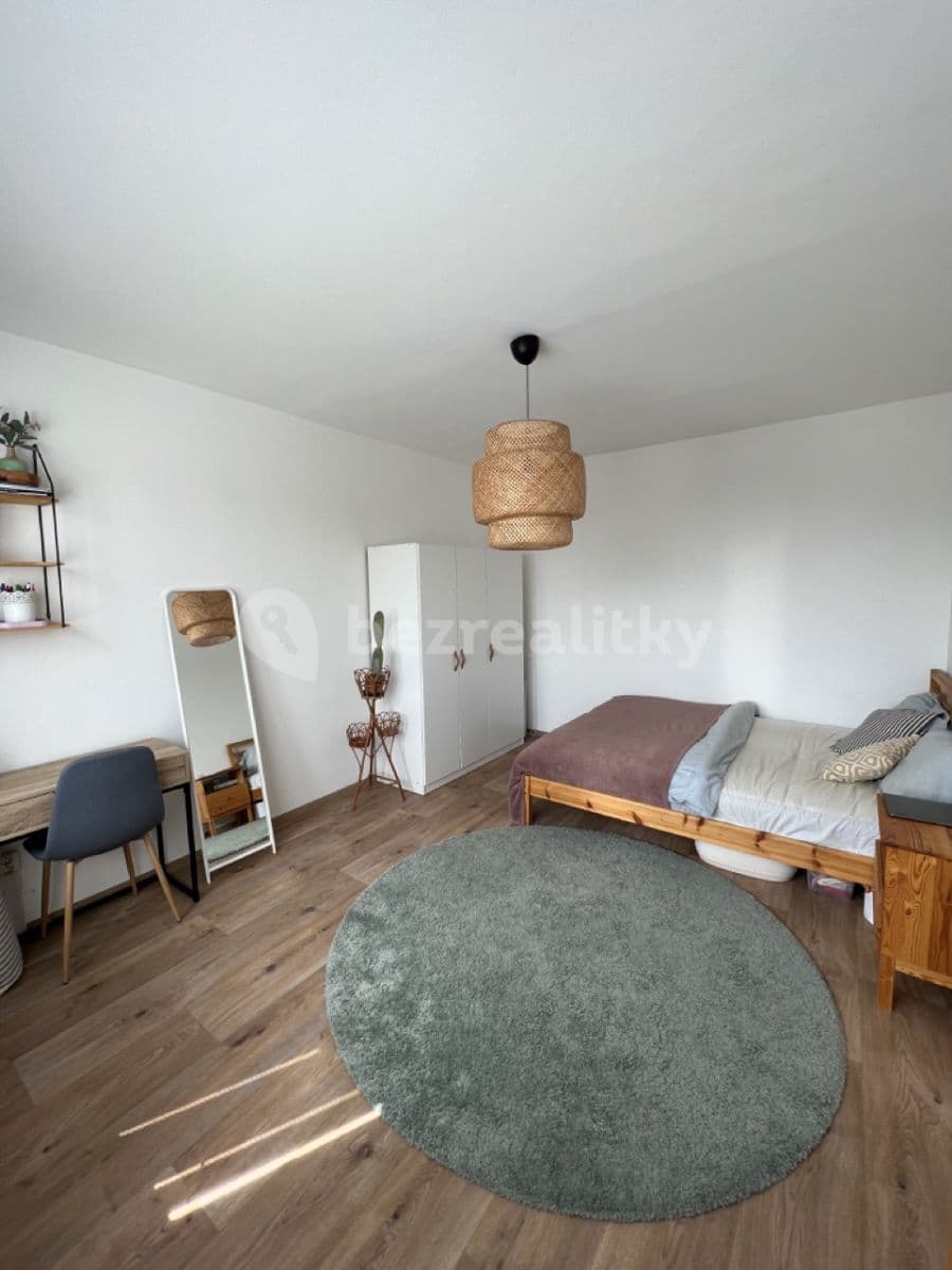 Pronájem bytu 2+kk 36 m², Kosmova, Ústí nad Labem, Ústecký kraj Pronájem bytu 2+kk 36 m², Kosmova, Ústí nad Labem, Ústecký kraj