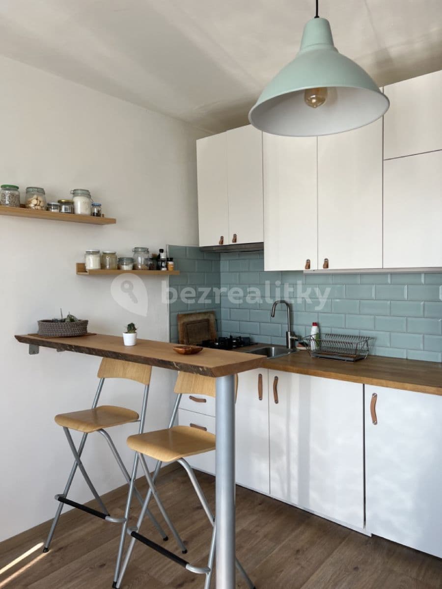Pronájem bytu 2+kk 36 m², Kosmova, Ústí nad Labem, Ústecký kraj Pronájem bytu 2+kk 36 m², Kosmova, Ústí nad Labem, Ústecký kraj