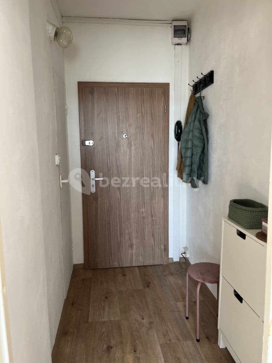 Pronájem bytu 2+kk 36 m², Kosmova, Ústí nad Labem, Ústecký kraj Pronájem bytu 2+kk 36 m², Kosmova, Ústí nad Labem, Ústecký kraj