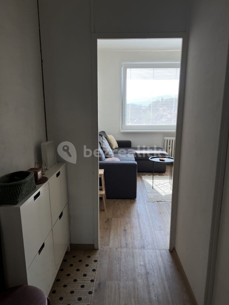 Pronájem bytu 2+kk 36 m², Kosmova, Ústí nad Labem, Ústecký kraj Pronájem bytu 2+kk 36 m², Kosmova, Ústí nad Labem, Ústecký kraj