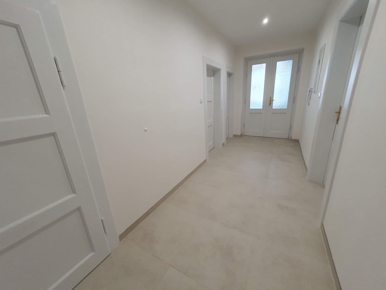 Pronájem bytu 4+kk 160 m², Vochovská, Plzeň, Plzeňský kraj Pronájem bytu 4+kk 160 m², Vochovská, Plzeň, Plzeňský kraj