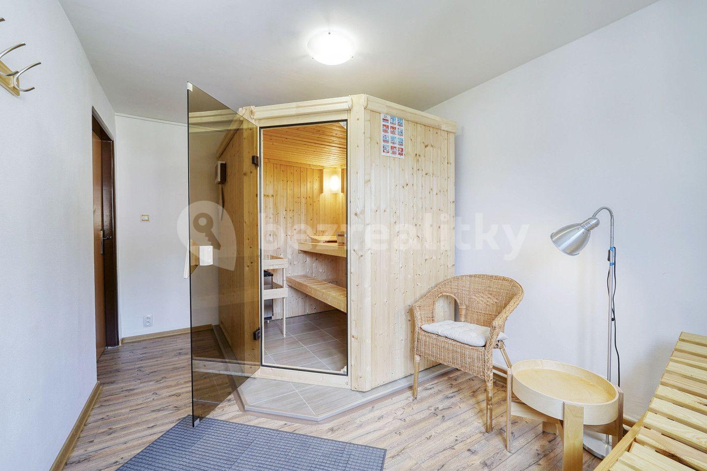 Prodej bytu 3+1 55 m², Bratří Čapků, Nejdek, Karlovarský kraj