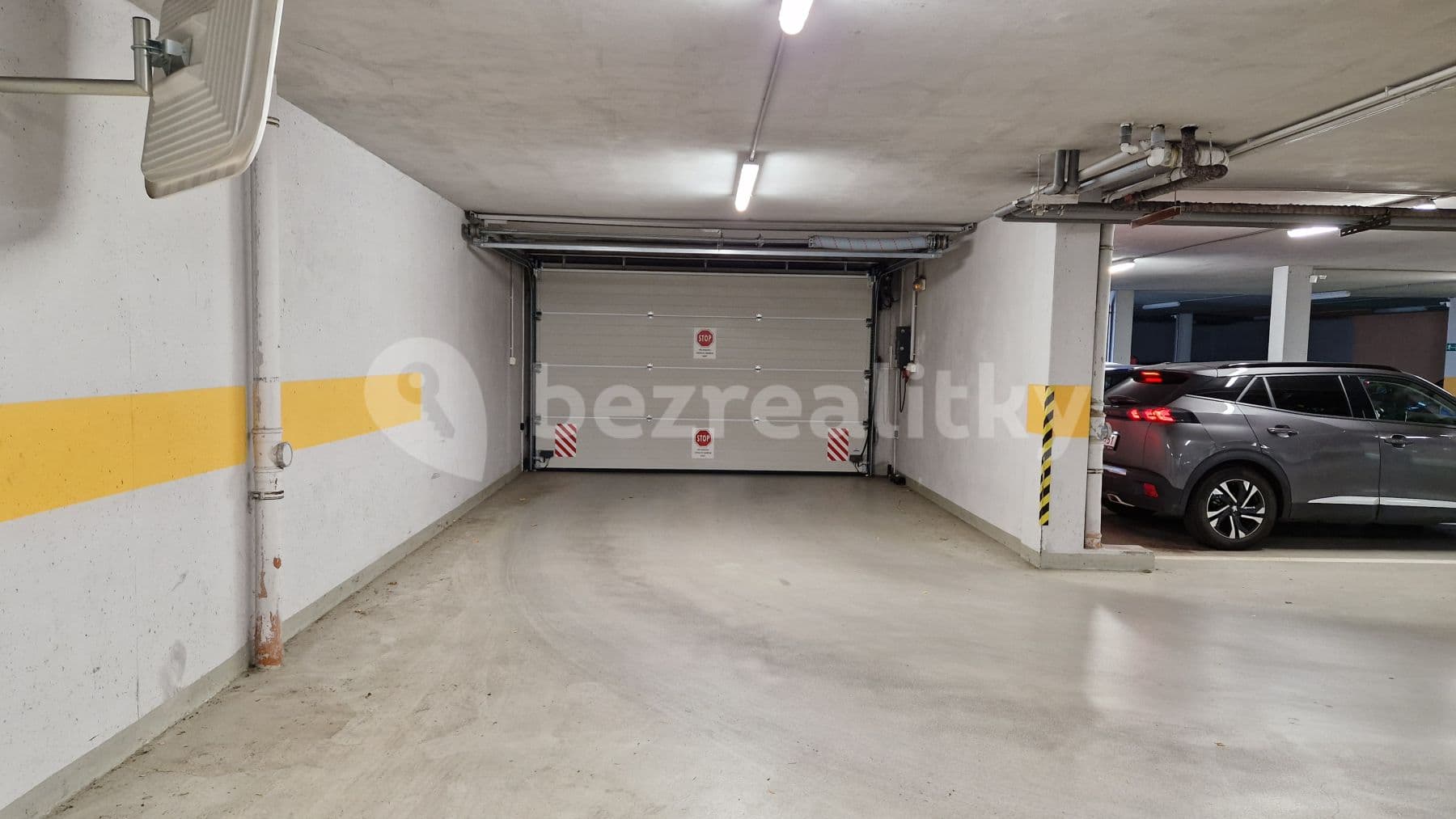 Pronájem garáže 15 m², Švehlova, Praha, Praha Pronájem garáže 15 m², Švehlova, Praha, Praha