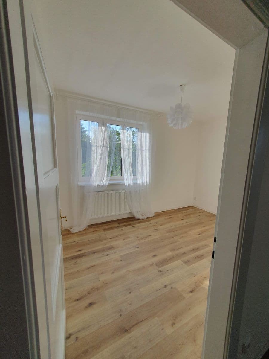 Pronájem bytu 4+kk 93 m², Vochovská, Plzeň, Plzeňský kraj Pronájem bytu 4+kk 93 m², Vochovská, Plzeň, Plzeňský kraj