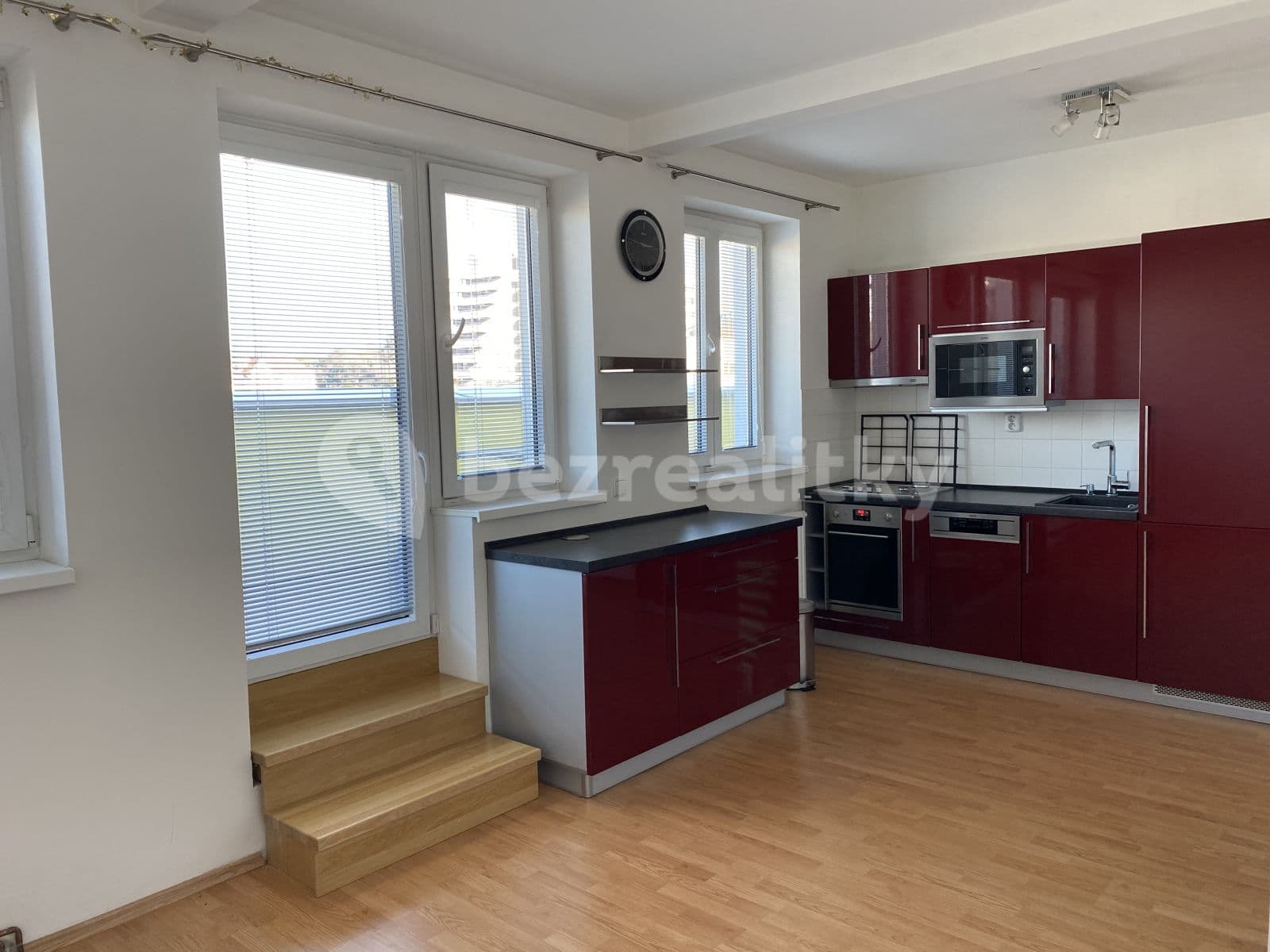 Pronájem bytu 1+1 55 m², Nad Kajetánkou, Praha, Praha Pronájem bytu 1+1 55 m², Nad Kajetánkou, Praha, Praha
