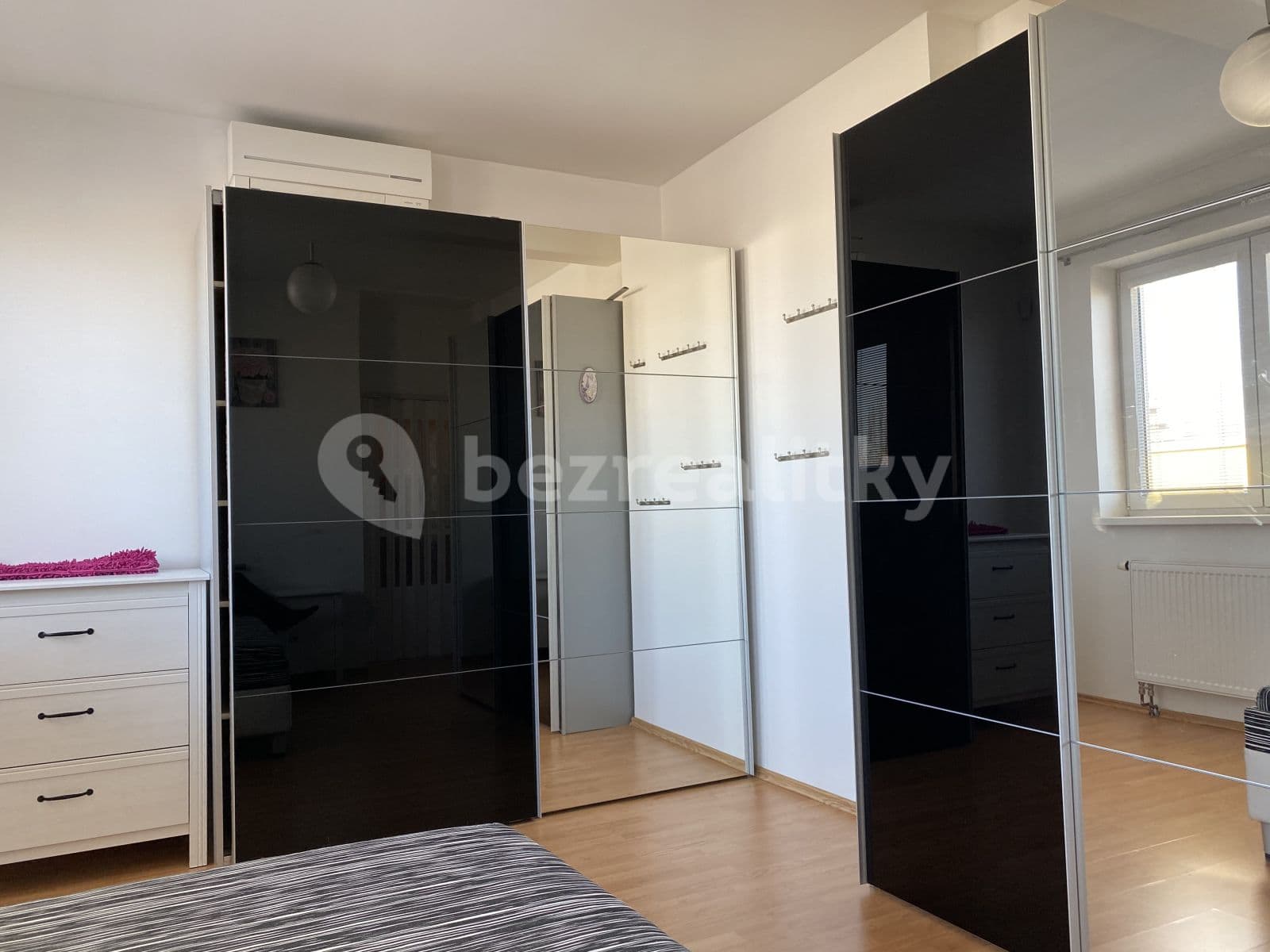 Pronájem bytu 1+1 55 m², Nad Kajetánkou, Praha, Praha Pronájem bytu 1+1 55 m², Nad Kajetánkou, Praha, Praha
