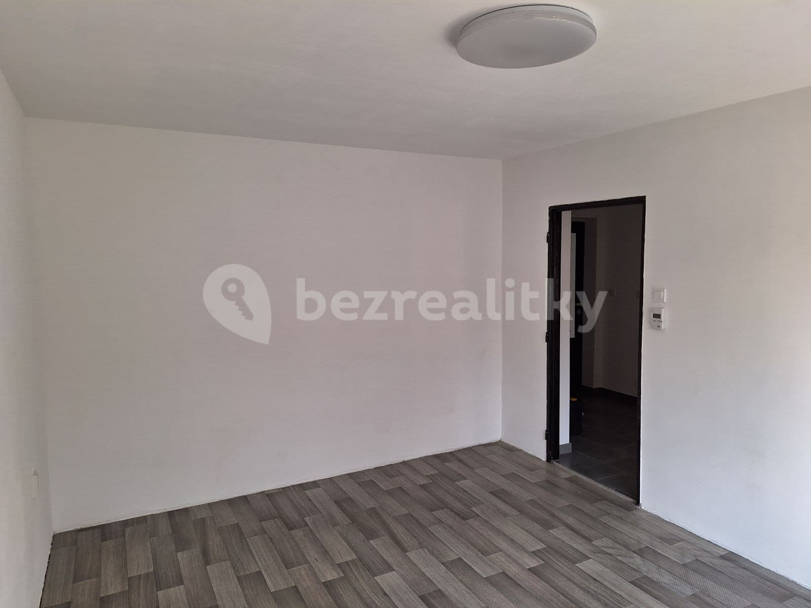 Pronájem bytu 1+1 35 m², Husova čtvrť, Rosice, Jihomoravský kraj Pronájem bytu 1+1 35 m², Husova čtvrť, Rosice, Jihomoravský kraj