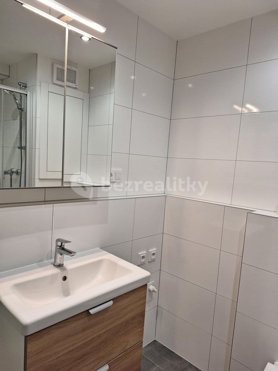 Pronájem bytu 1+1 35 m², Husova čtvrť, Rosice, Jihomoravský kraj Pronájem bytu 1+1 35 m², Husova čtvrť, Rosice, Jihomoravský kraj