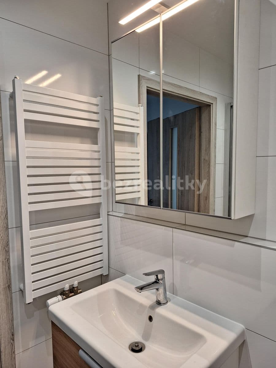 Pronájem bytu 1+1 35 m², Husova čtvrť, Rosice, Jihomoravský kraj Pronájem bytu 1+1 35 m², Husova čtvrť, Rosice, Jihomoravský kraj