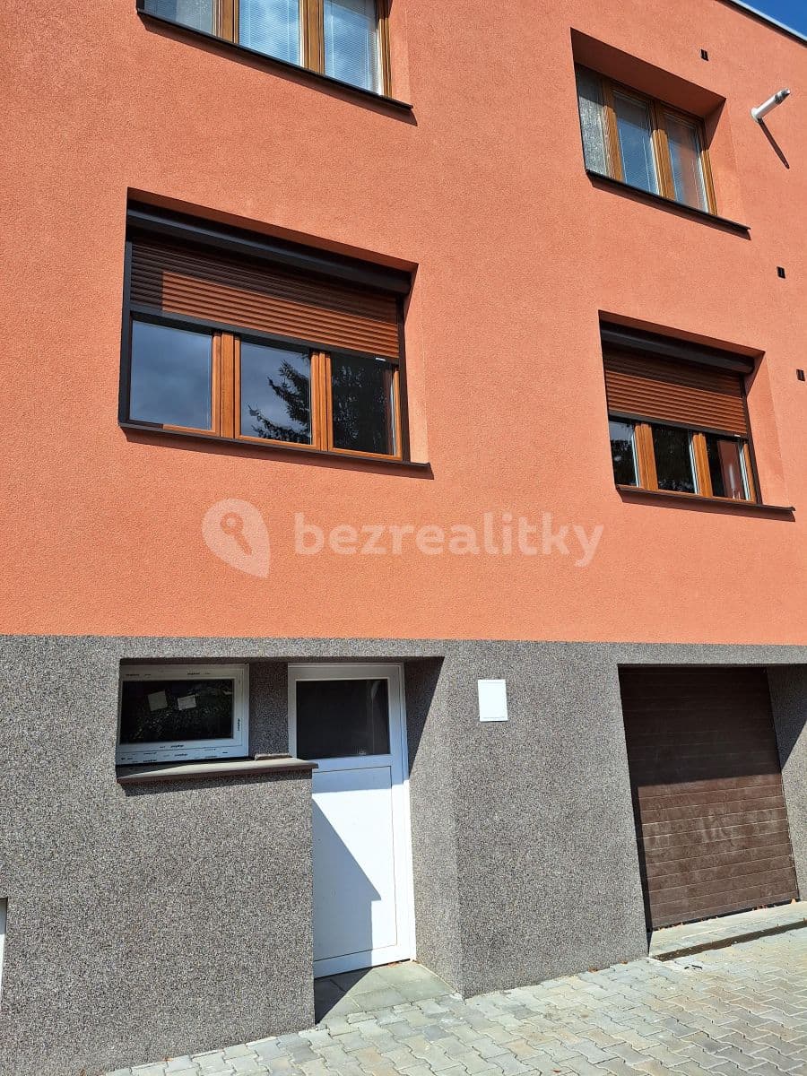 Pronájem bytu 1+1 35 m², Husova čtvrť, Rosice, Jihomoravský kraj Pronájem bytu 1+1 35 m², Husova čtvrť, Rosice, Jihomoravský kraj