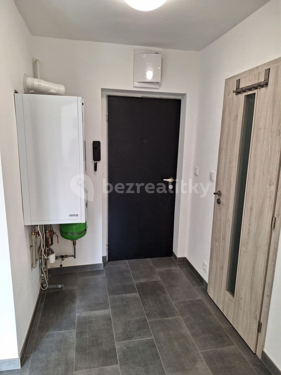 Pronájem bytu 1+1 35 m², Husova čtvrť, Rosice, Jihomoravský kraj Pronájem bytu 1+1 35 m², Husova čtvrť, Rosice, Jihomoravský kraj